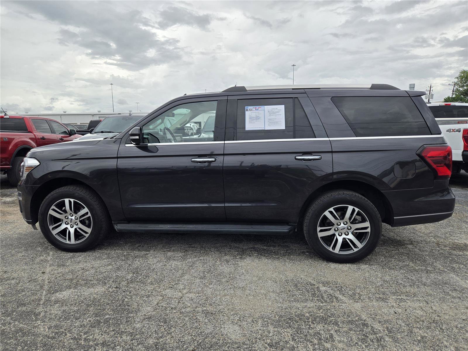 Certified 2024 Ford Expedition Limited AWD/4WD image 4