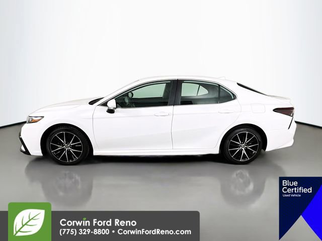 Used 2023 Toyota Camry SE image 2