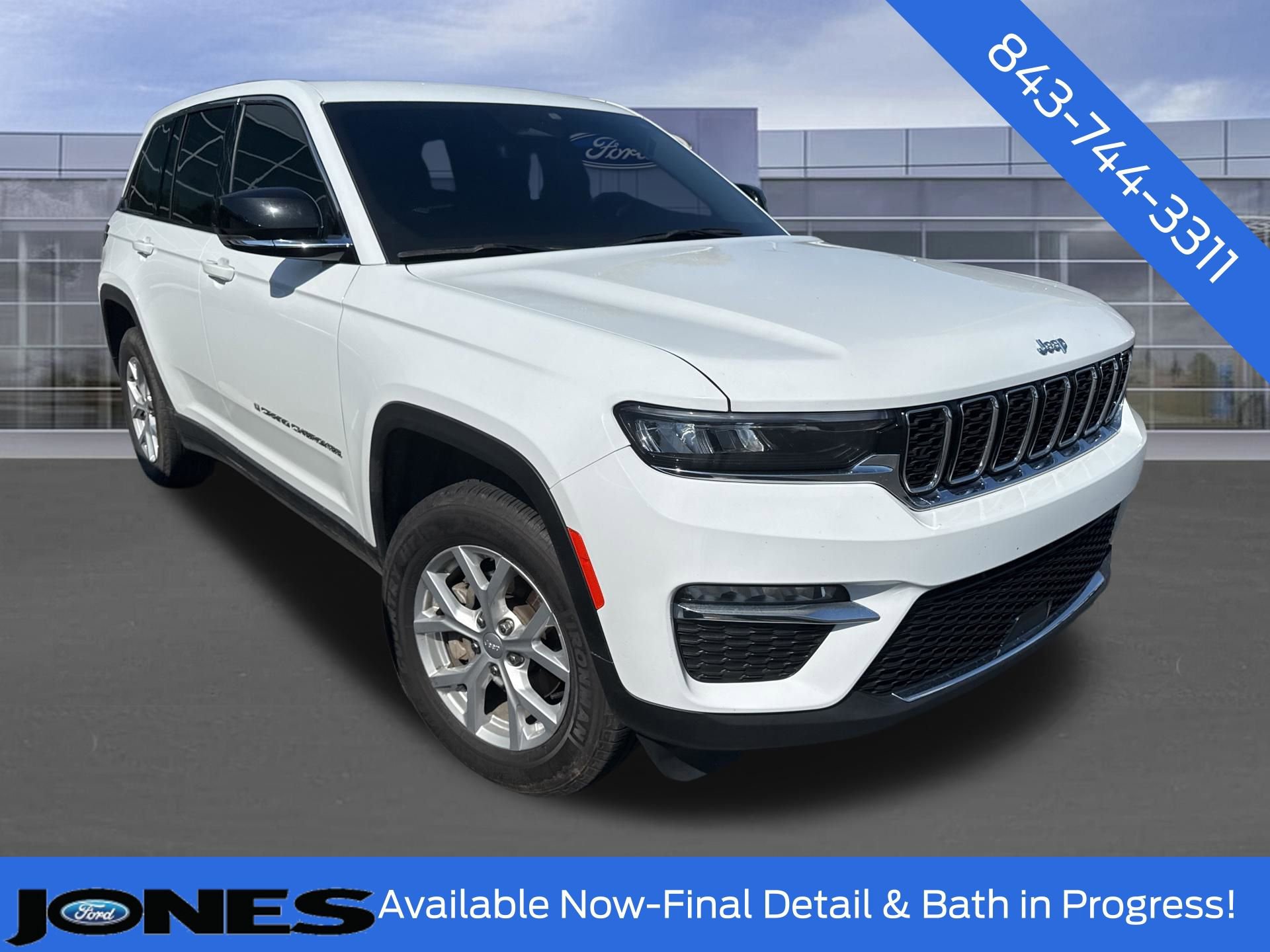 Used 2023 Jeep Grand Cherokee Limited image 1