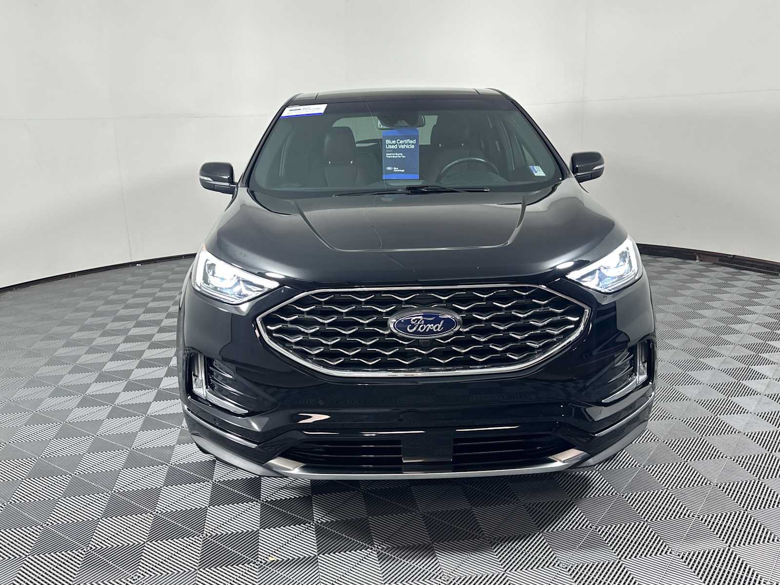 Certified 2020 Ford Edge Titanium w/ Equipment Group 301A FWD image 2