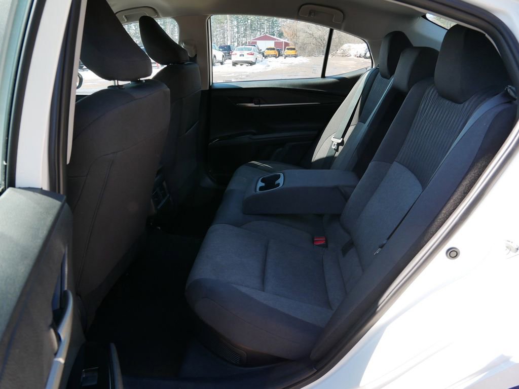 Used 2025 Toyota Camry LE FWD image 11