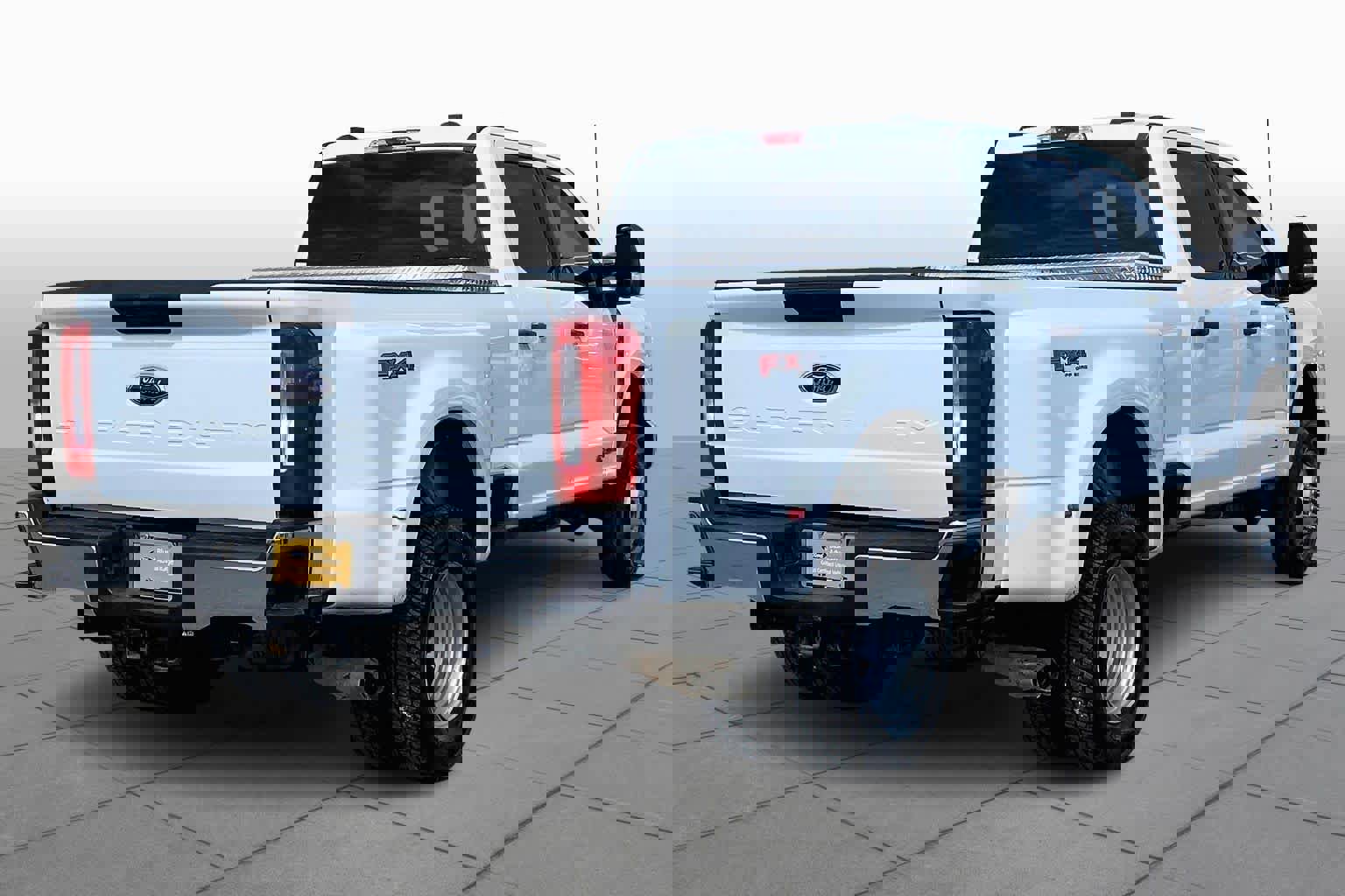 Certified 2023 Ford F350 XLT image 13