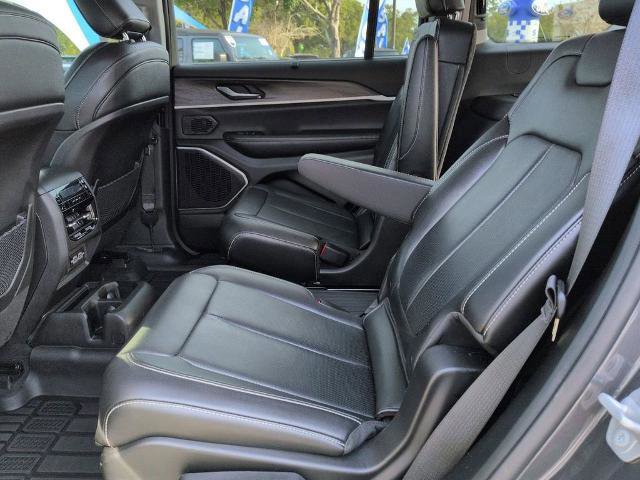 Used 2023 Jeep Grand Cherokee L Limited w/ Luxury Tech Group II image 13