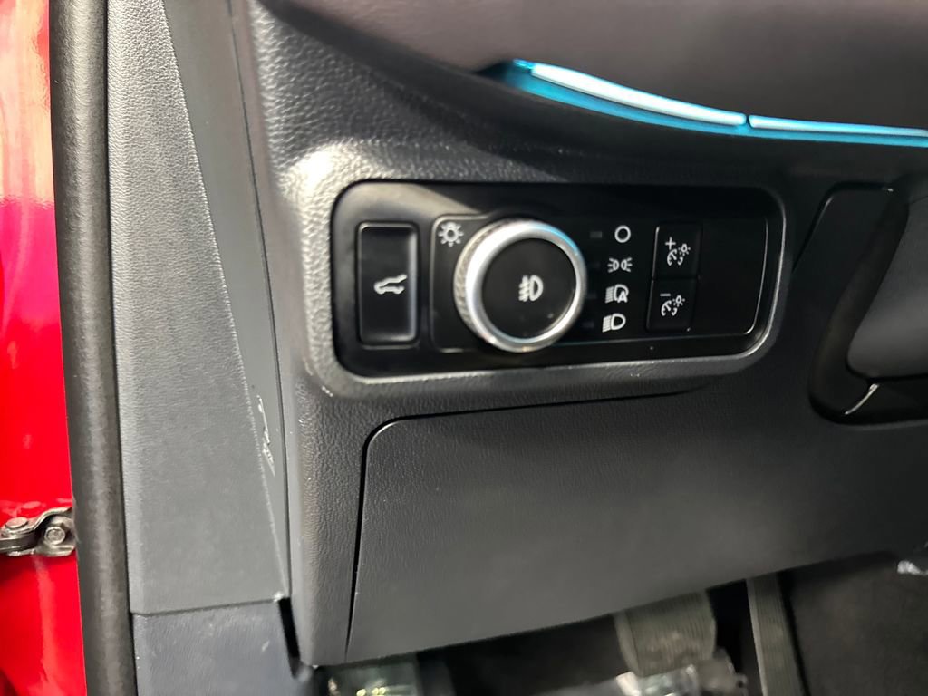 Certified 2025 Ford Explorer Platinum image 37