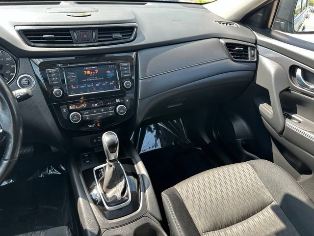 Used 2020 Nissan Rogue SV w/ Sun & Sound Touring Package AWD/4WD image 19