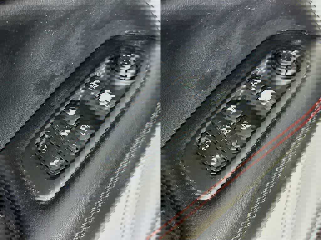 Used 2021 Jeep Compass Limited image 29