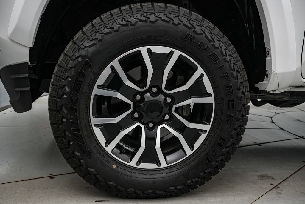 Used 2022 Toyota Tacoma TRD Sport image 11