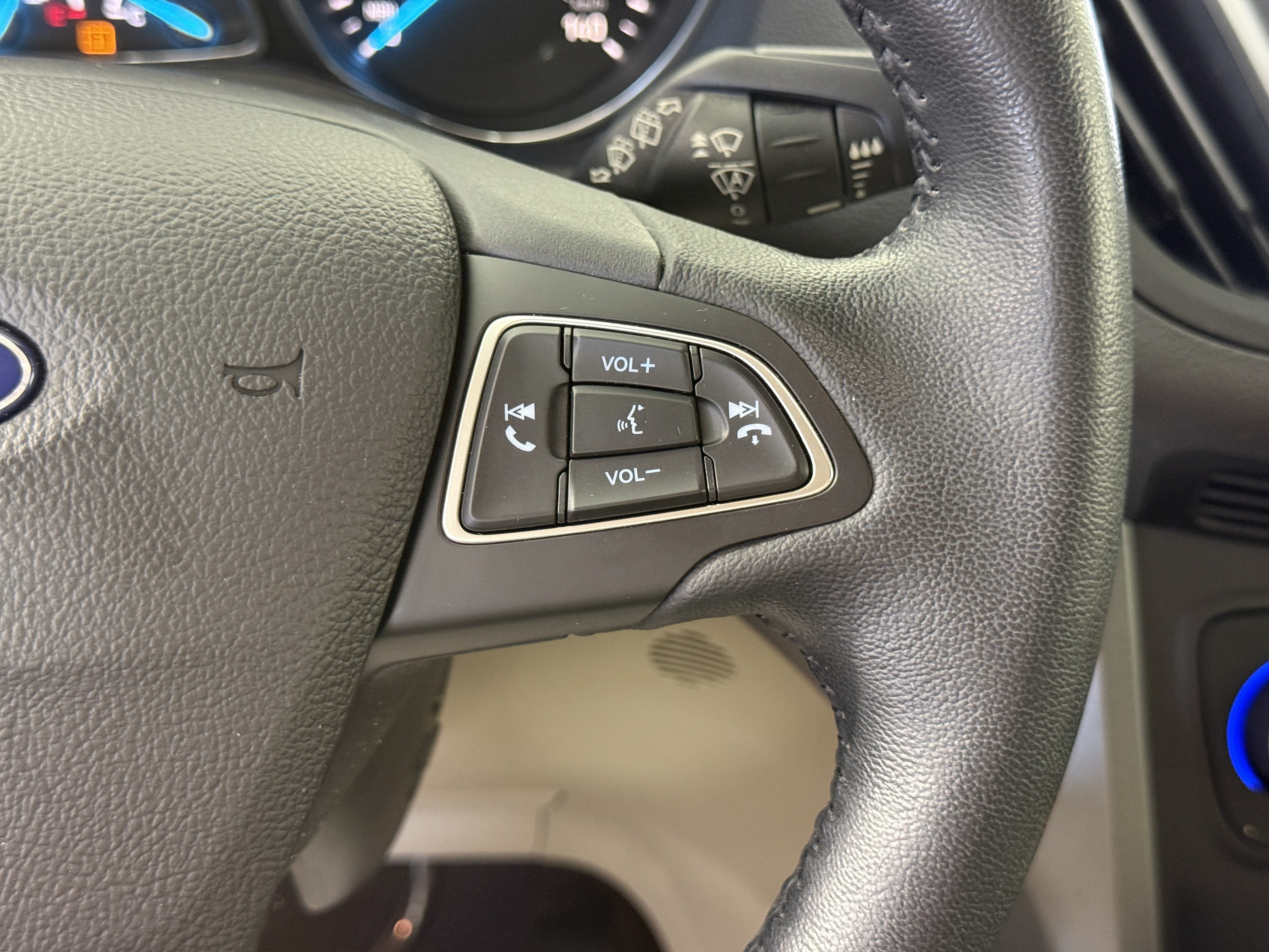 Certified 2019 Ford Escape SEL FWD image 25