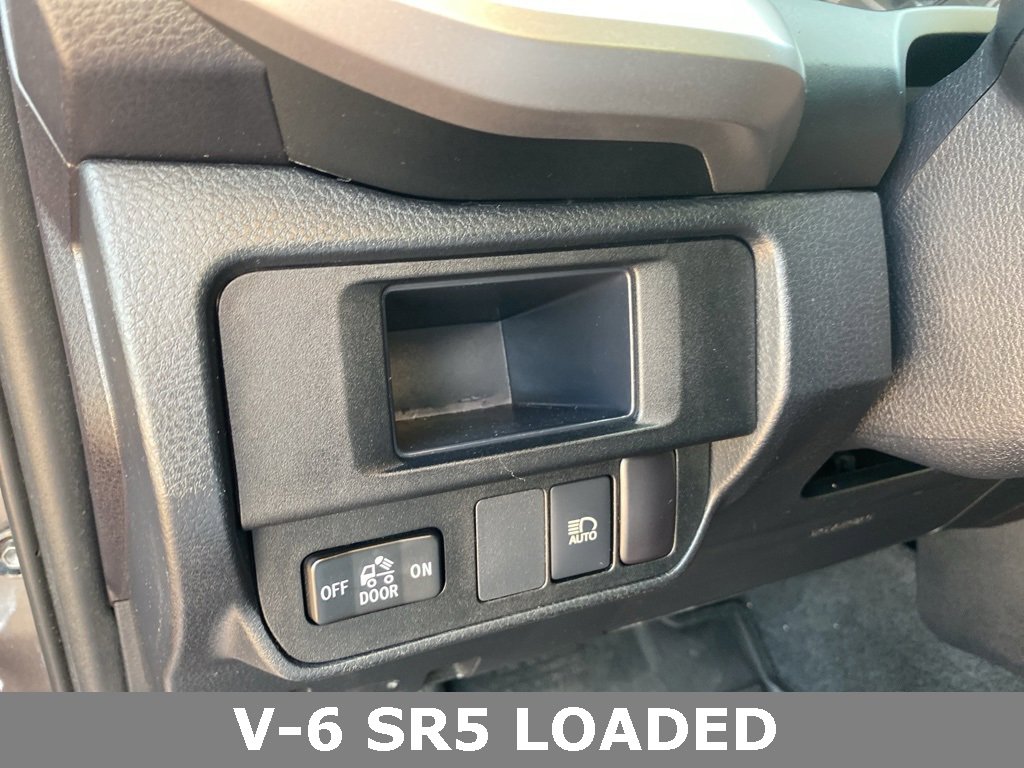Used 2018 Toyota Tacoma SR5 image 21