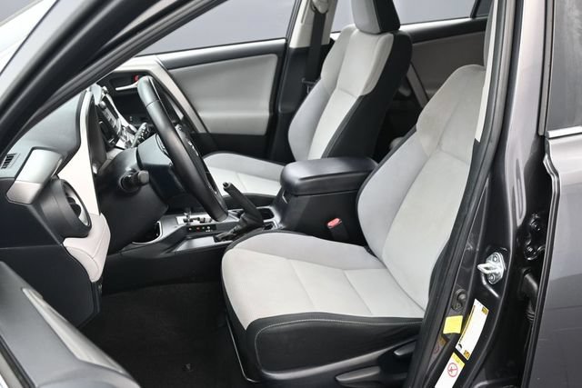 Used 2017 Toyota RAV4 XLE FWD image 10