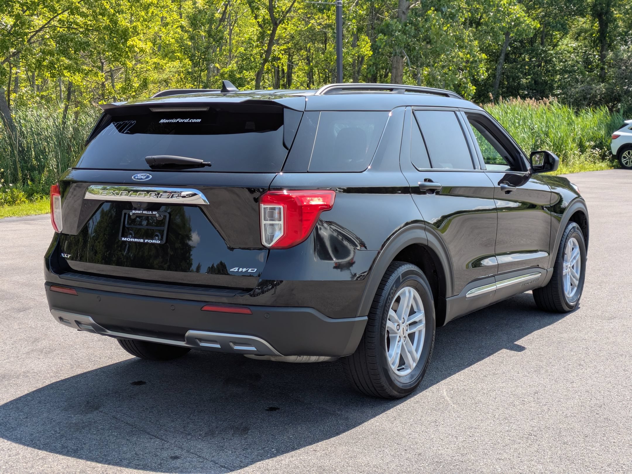 Certified 2023 Ford Explorer XLT w/ Equipment Group 202A AWD/4WD image 3