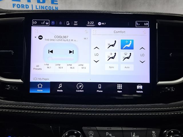 Used 2022 Chrysler Pacifica Touring-L w/ S Appearance Package AWD/4WD image 17