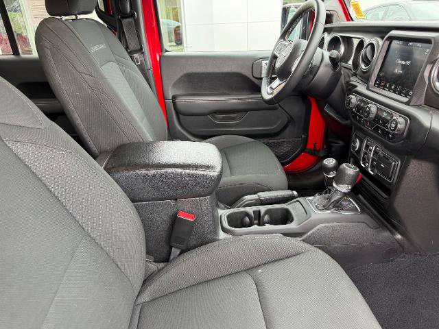 Used 2020 Jeep Gladiator Overland AWD/4WD image 13