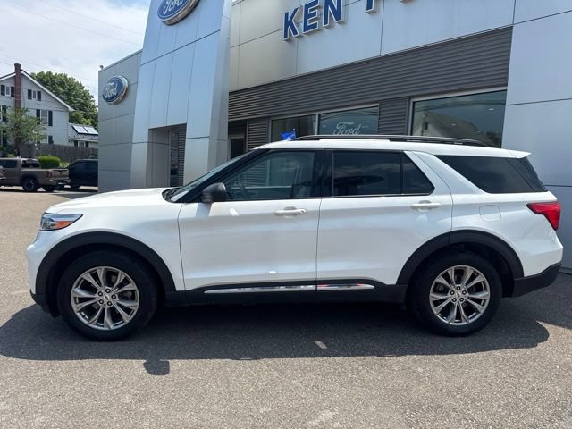 Certified 2023 Ford Explorer XLT w/ Equipment Group 202A AWD/4WD image 9