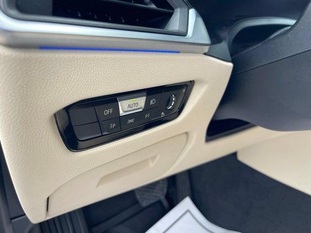 Used 2021 BMW 330i Sedan w/ Premium Package RWD image 15