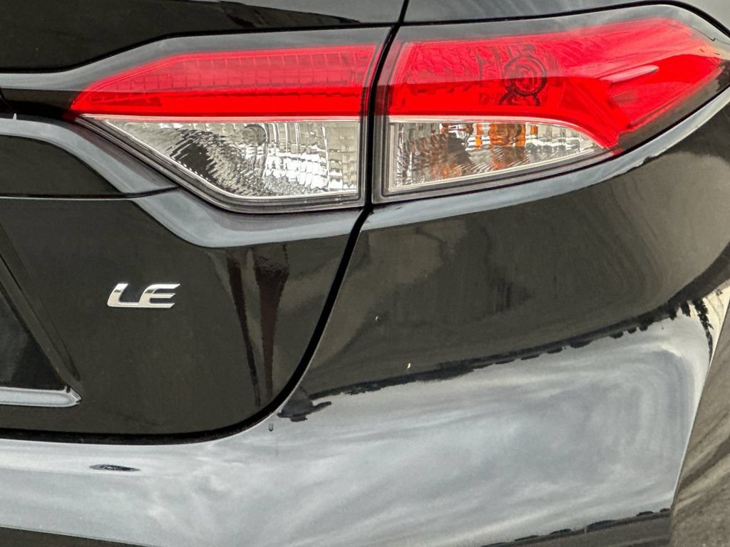 Used 2025 Toyota Corolla LE FWD image 23