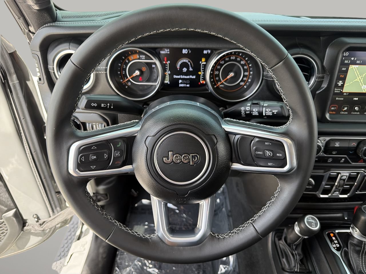 Used 2022 Jeep Wrangler Unlimited Sahara w/ LED Lighting Group AWD/4WD image 29