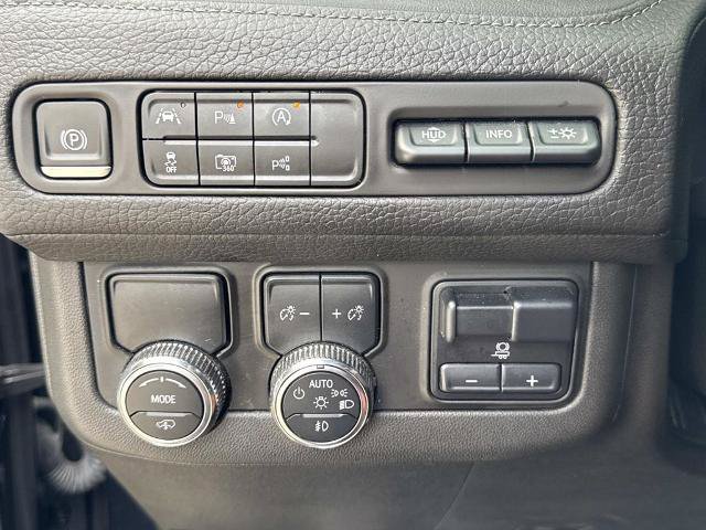 Used 2023 GMC Yukon Denali w/ Denali Reserve Package RWD image 27