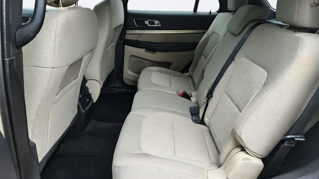Certified 2018 Ford Explorer XLT FWD image 21