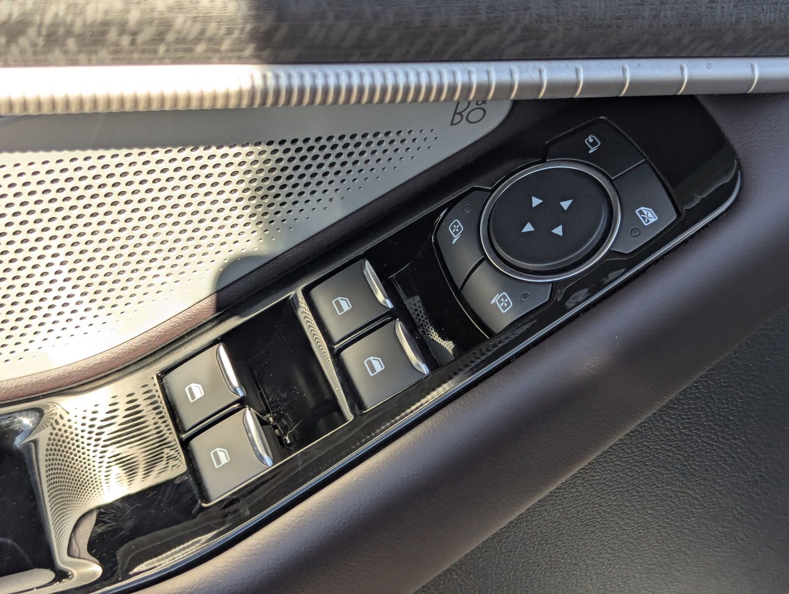 Certified 2025 Ford Explorer Platinum w/ LUX Leather Package image 20