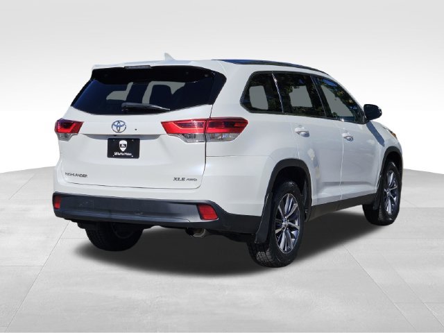 Used 2019 Toyota Highlander XLE AWD/4WD image 8