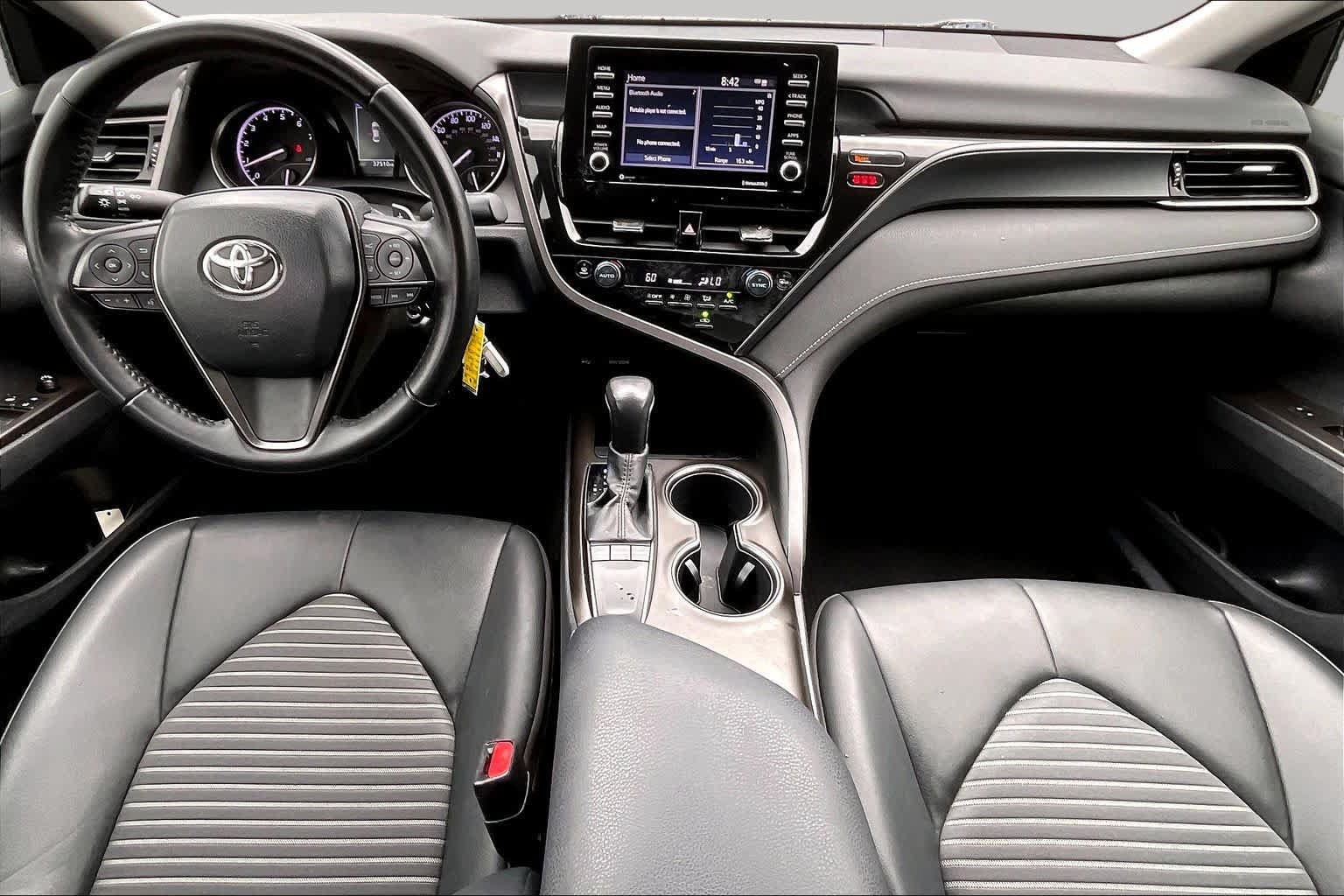 Used 2022 Toyota Camry SE FWD image 14