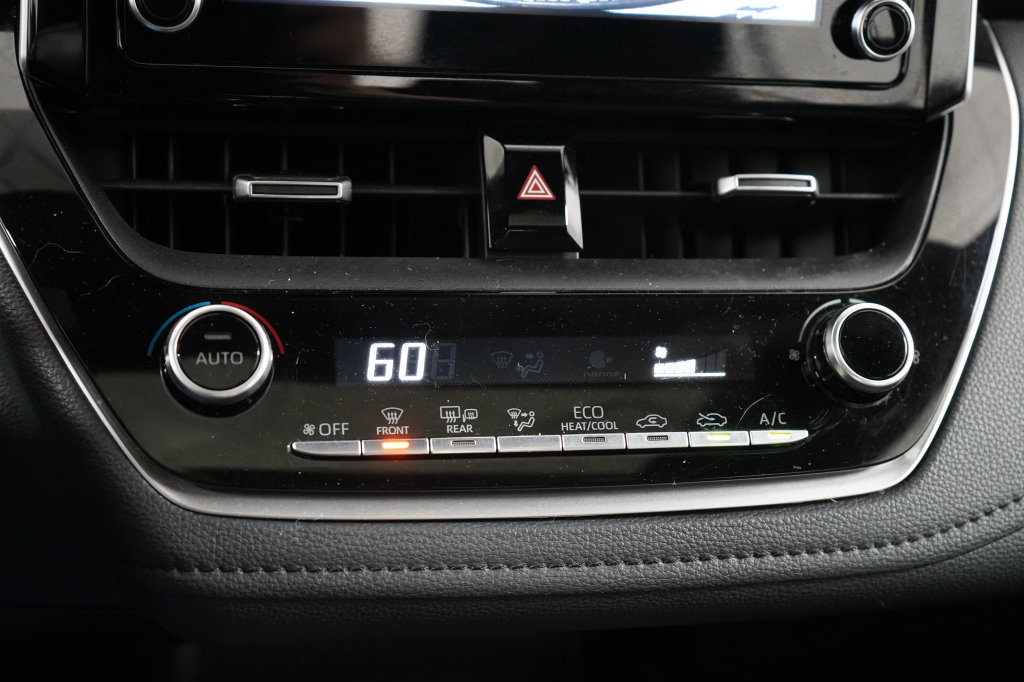 Used 2020 Toyota Corolla SE w/ SE Premium Package FWD image 28