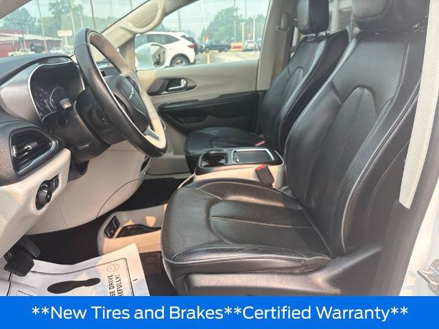Used 2019 Chrysler Pacifica Limited FWD image 19