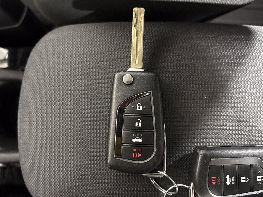 Used 2022 Toyota Corolla LE FWD image 31