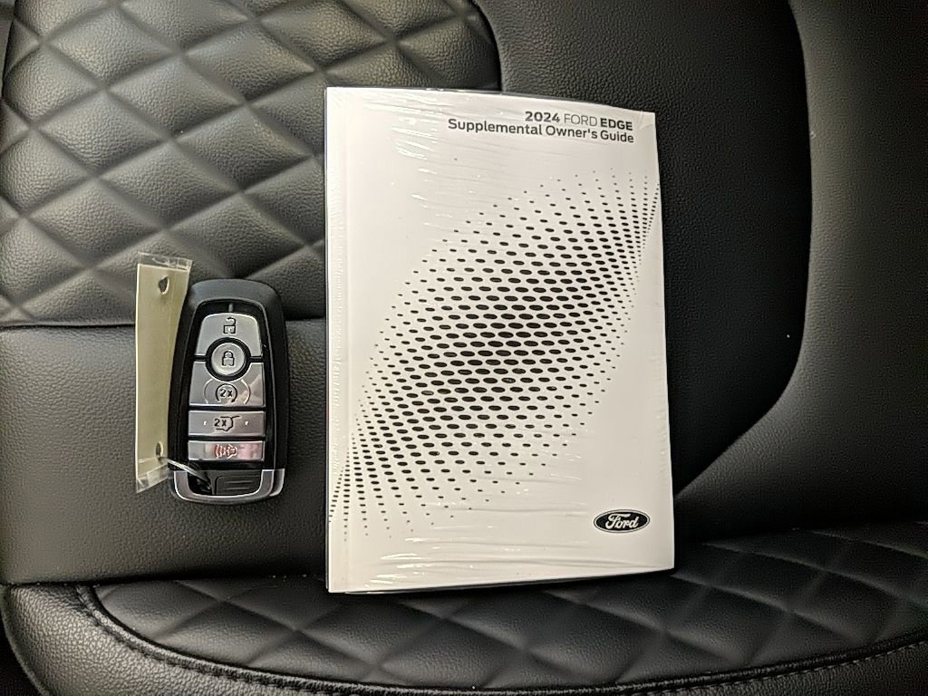 Certified 2024 Ford Edge Titanium w/ Class II Trailer Tow Package image 30