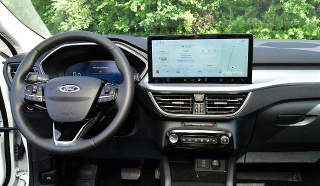 Certified 2023 Ford Escape Platinum AWD/4WD image 17