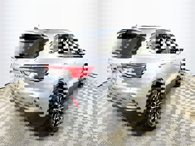 Certified 2022 Ford Escape SE w/ SE Sport Appearance Package image 3