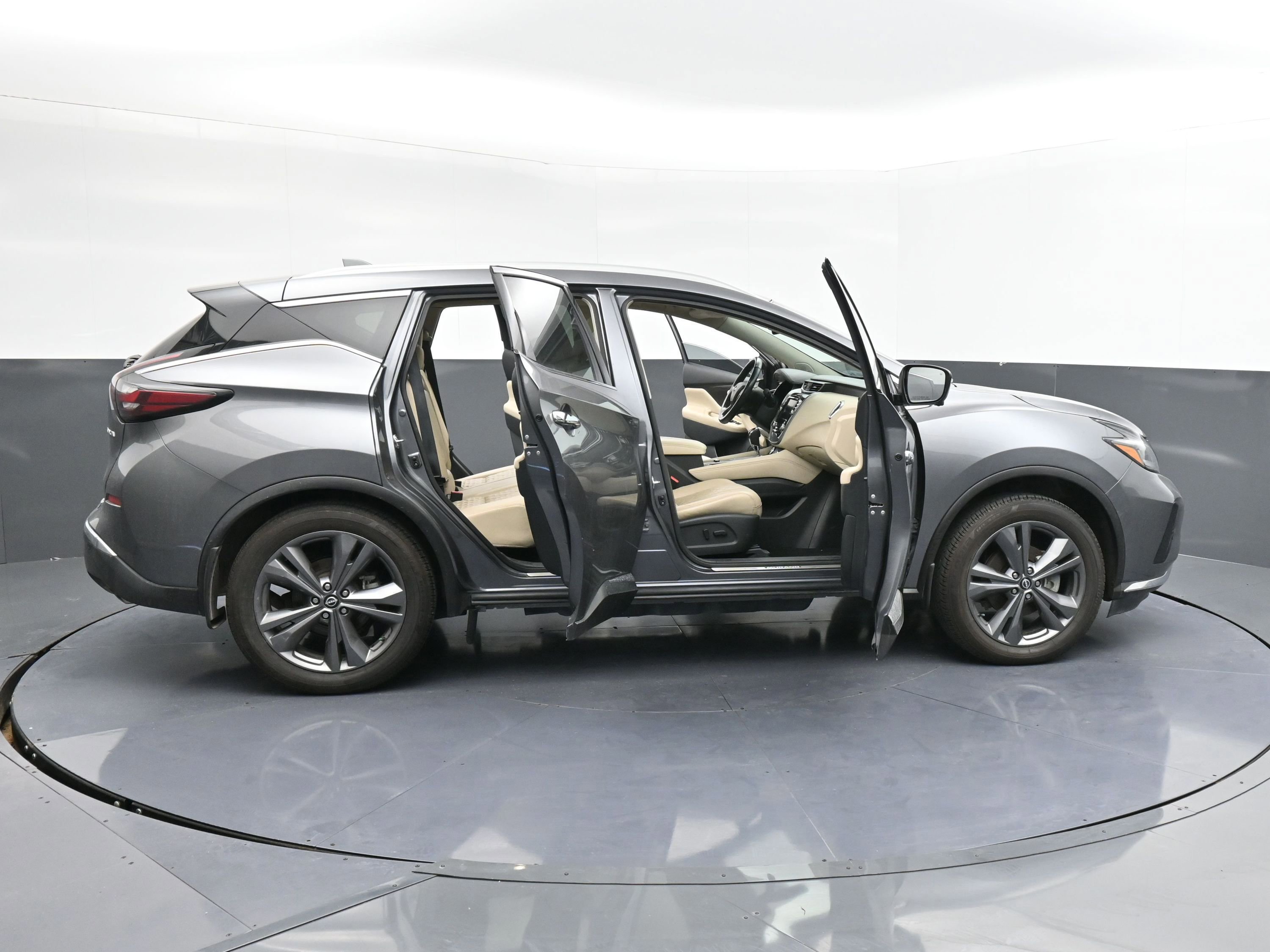 Used 2023 Nissan Murano Platinum w/ Cargo Package image 38