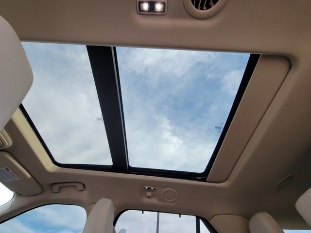 Certified 2022 Ford Explorer Platinum w/ Equipment Group 601A image 11