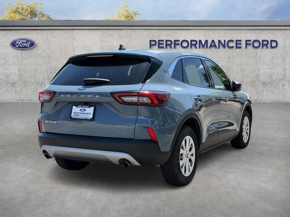 Certified 2024 Ford Escape Active FWD image 9