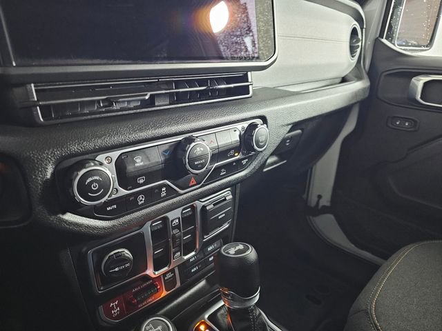 Used 2024 Jeep Wrangler Unlimited Sport image 30