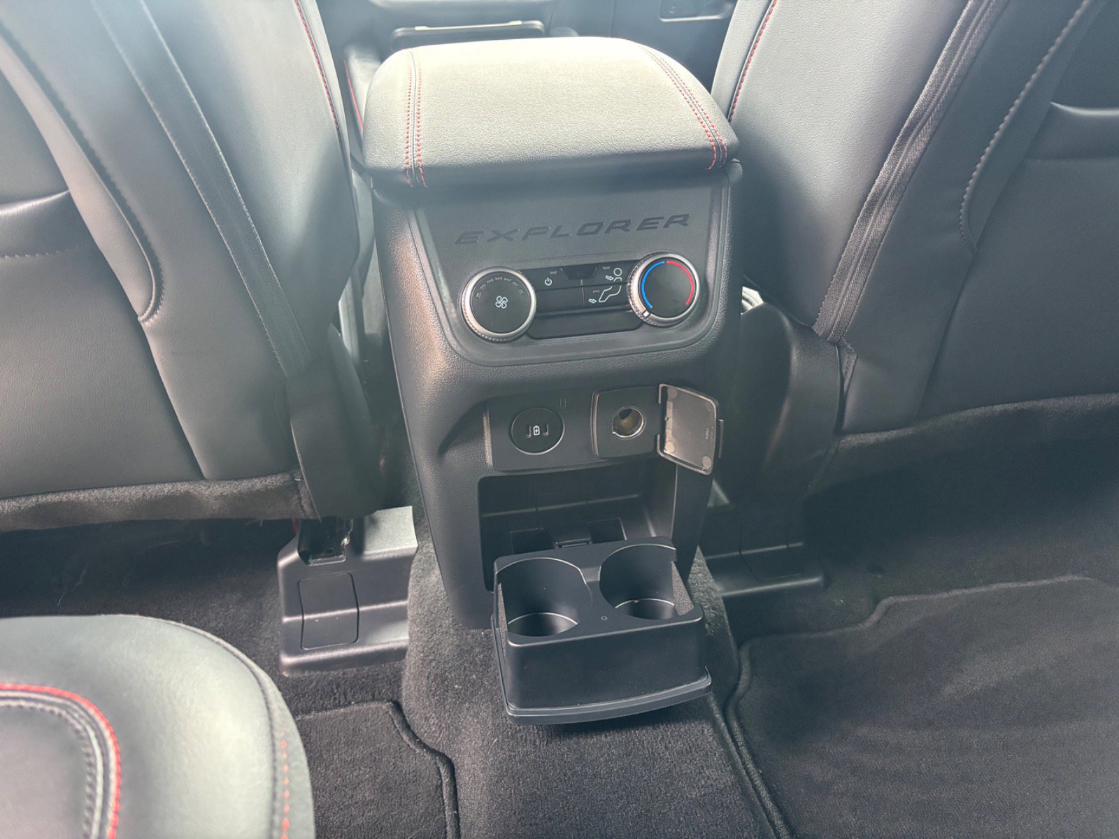 Certified 2025 Ford Explorer ST-Line image 19