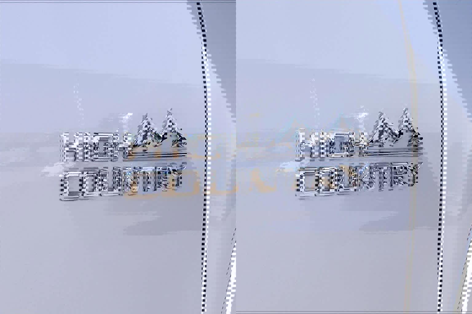 Used 2023 Chevrolet Traverse High Country image 11