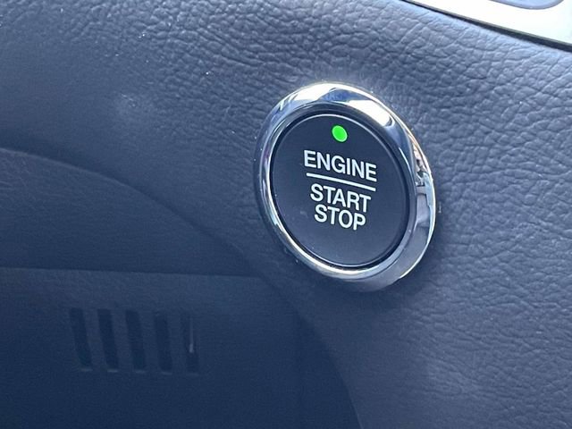 Certified 2024 Ford Edge SE w/ Black Appearance Package image 11