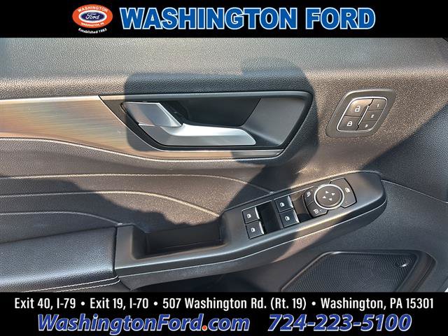 Certified 2022 Ford Escape Titanium AWD/4WD image 14