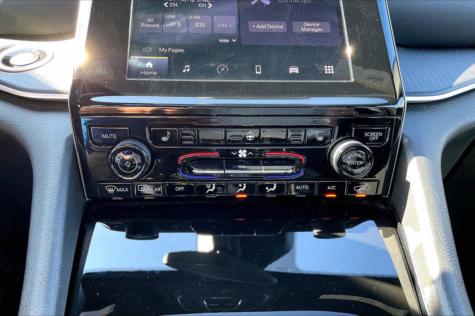 Used 2023 Jeep Grand Cherokee L Laredo AWD/4WD image 33