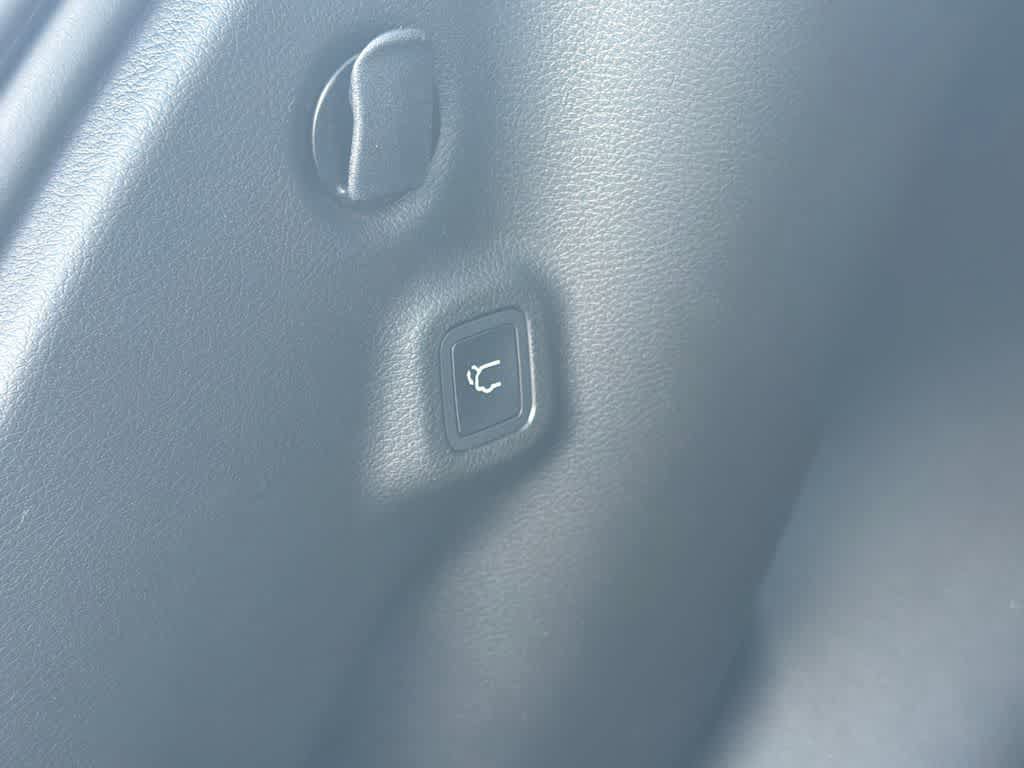 Used 2026 Jeep Compass Limited AWD/4WD image 17
