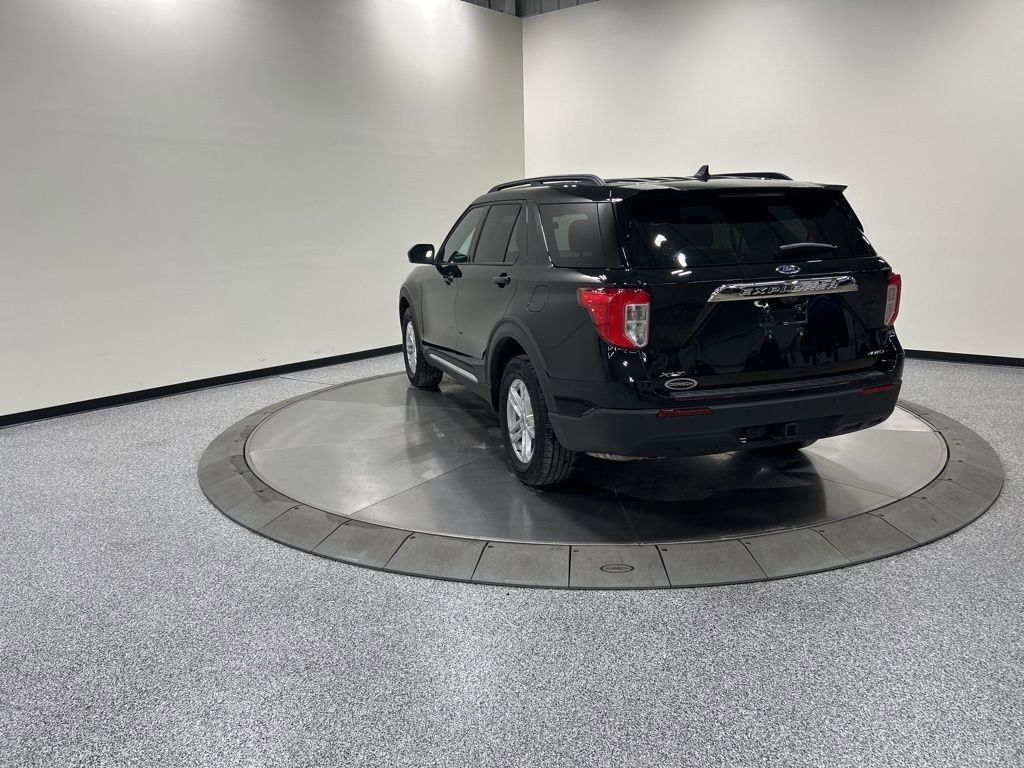 Certified 2024 Ford Explorer XLT w/ Class IV Trailer Tow Package image 3