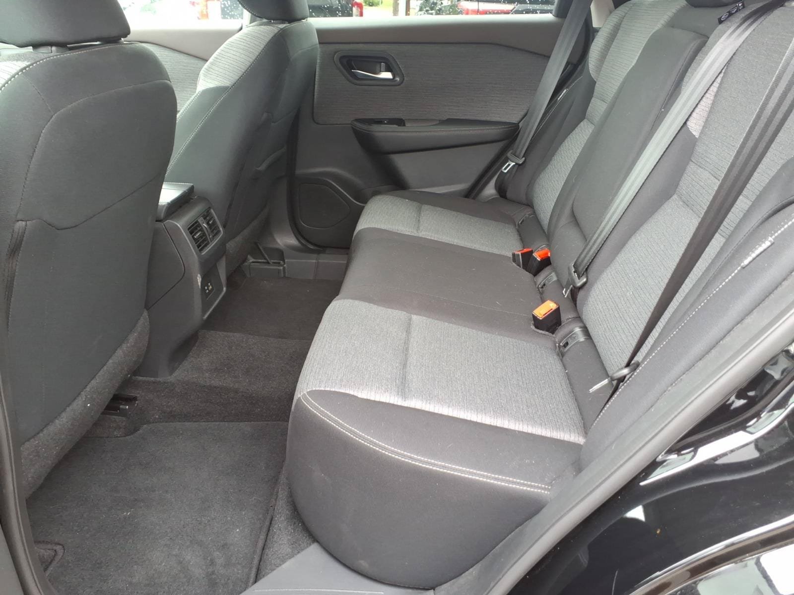 Used 2023 Nissan Rogue SV AWD/4WD image 12