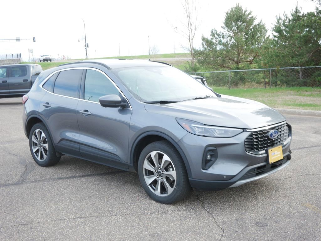 Certified 2024 Ford Escape Platinum AWD/4WD image 3