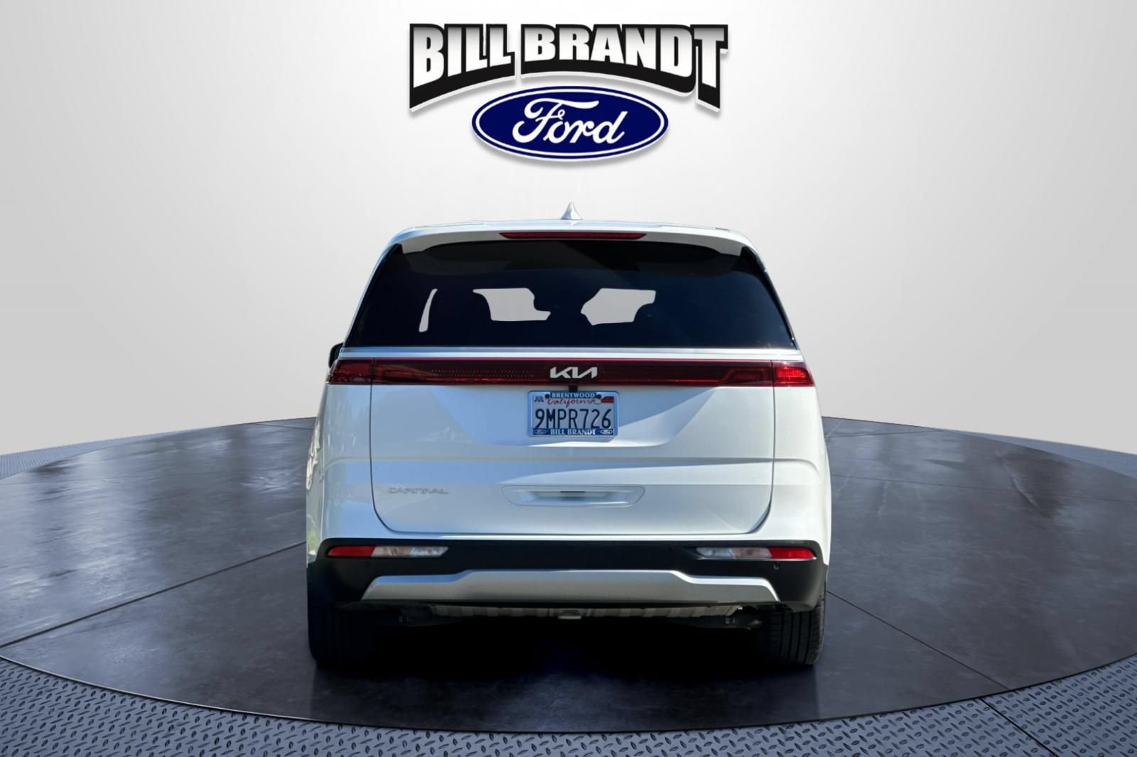 Used 2024 Kia Carnival EX FWD image 4