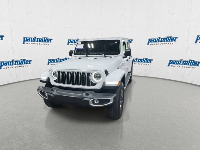 Used 2025 Jeep Wrangler Unlimited Sahara AWD/4WD image 4