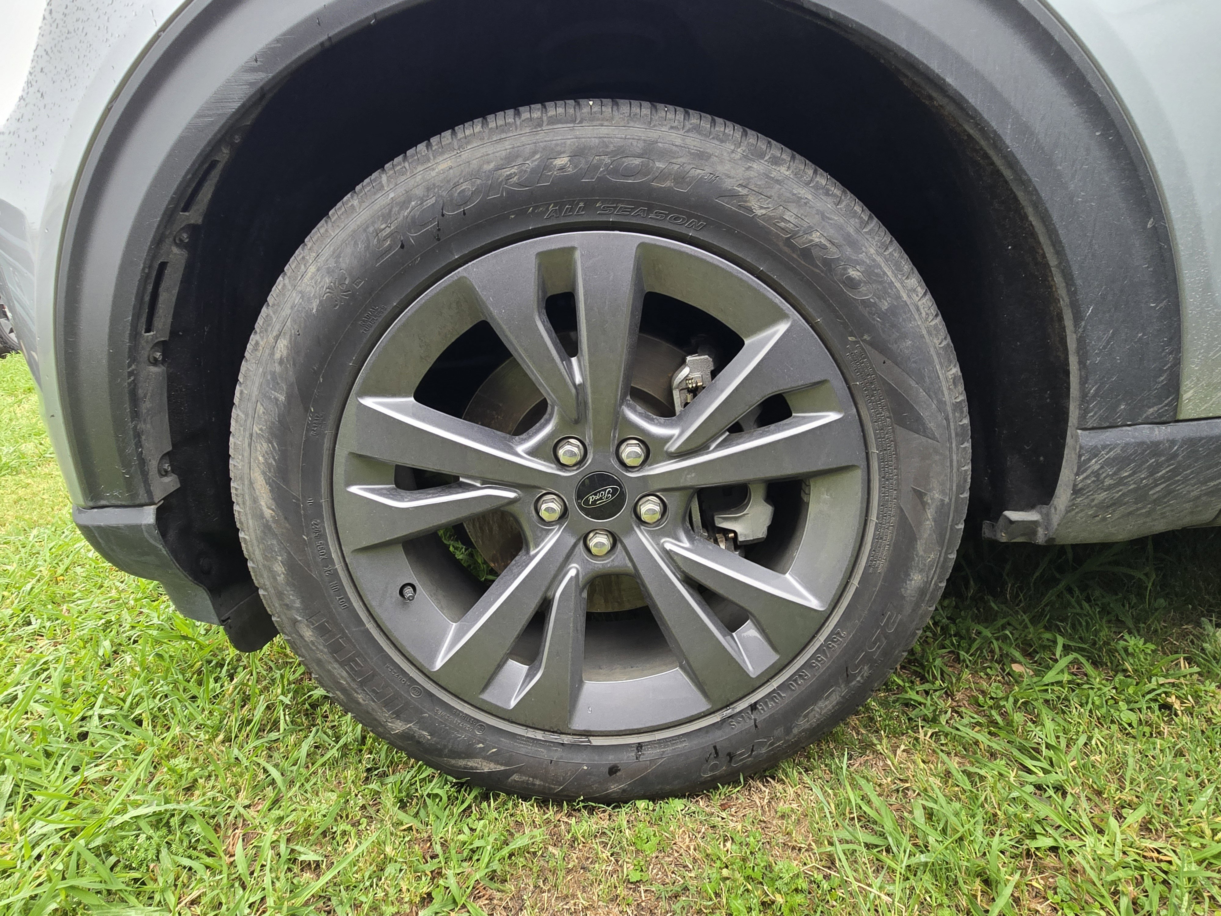 Certified 2023 Ford Explorer XLT w/ Equipment Group 202A RWD image 9