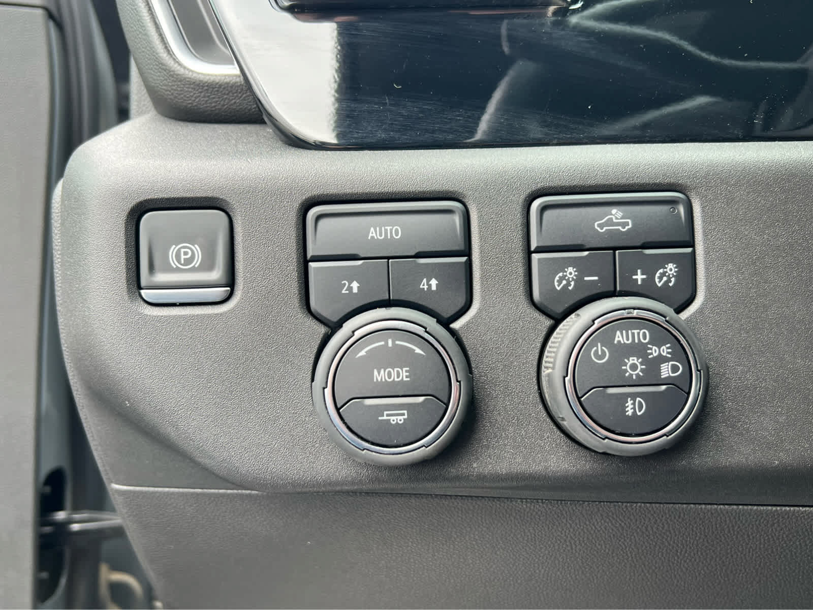 Used 2025 Chevrolet Silverado 1500 RST w/ Protection Package AWD/4WD image 31