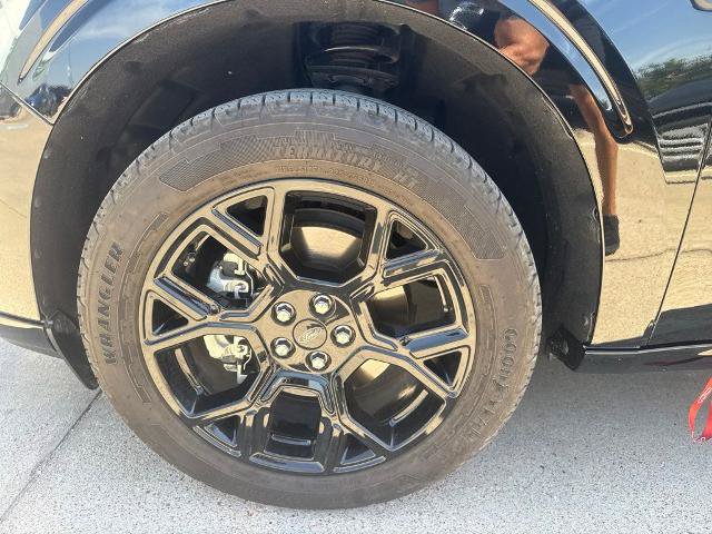 Certified 2025 Ford Maverick Lobo AWD/4WD image 8